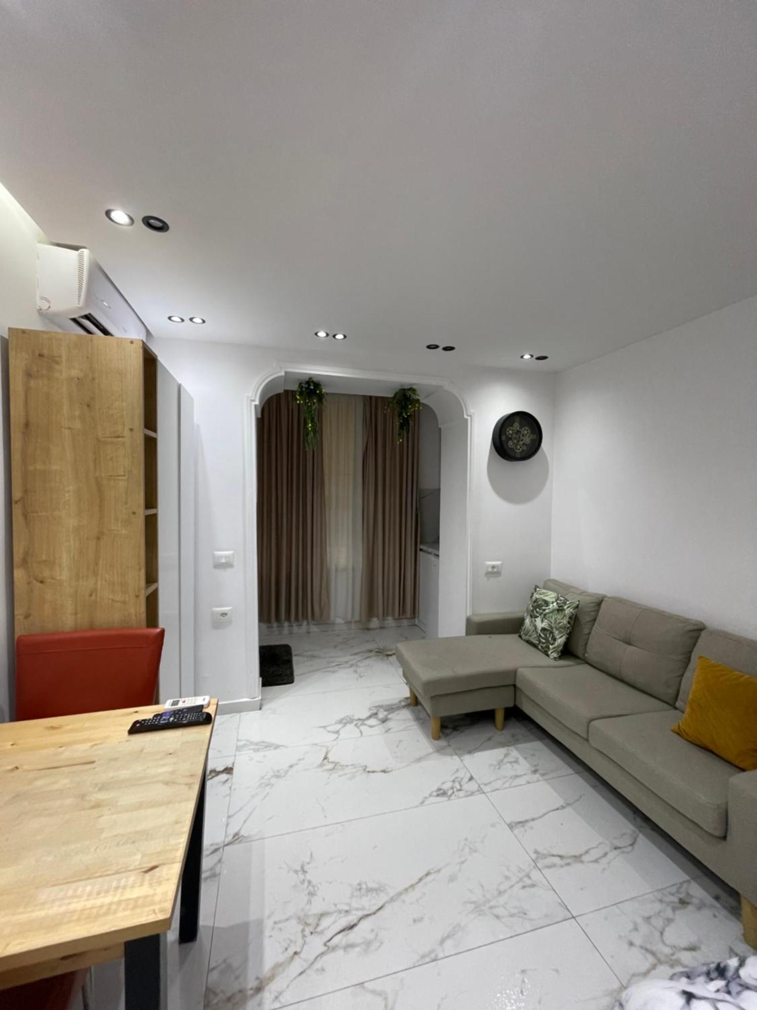 Midnight Apartments Tiranë Ngoại thất bức ảnh